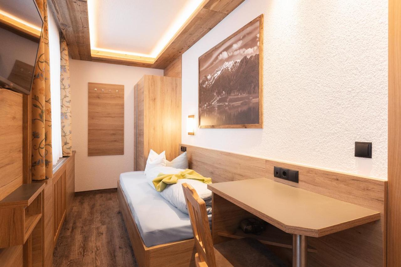 Hotel Appartement Platzergasse Fiss Exterior photo