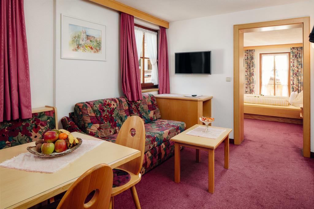 Hotel Appartement Platzergasse Fiss Exterior photo